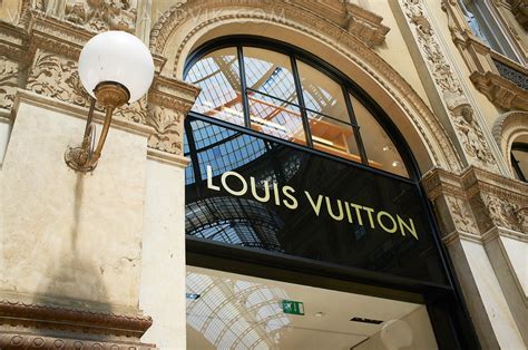 lv italy official website|louis vuitton in milan Italy.